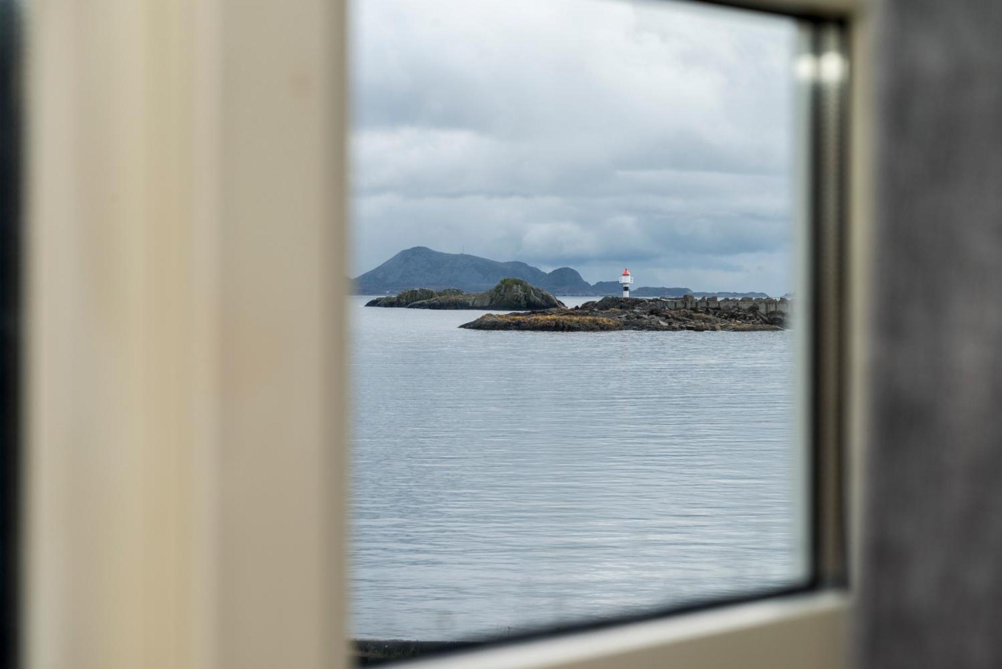 Tyskhella Rorbuer Apartment Kabelvag Luaran gambar